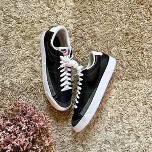 Nike Blazer '77 Low Black W Sneakers DJ6000-001 Women’s Size 8.5